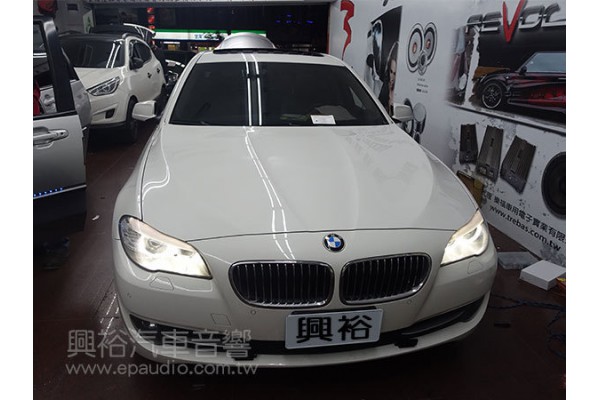 【BMW 5系列 F10】520i  安裝 介面 | 測速器 | 頭枕螢幕 | 防護罩