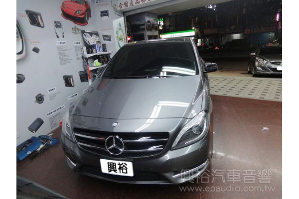 【BENZ B200】 安裝 衛星導航機