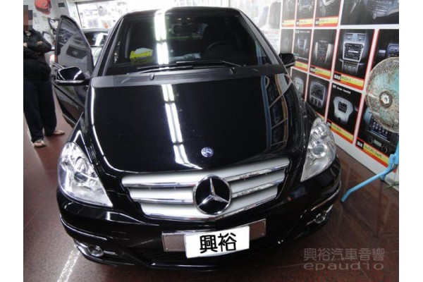 【BENZ B180】 安裝 專款螢幕主機 | 數位 | 倒車 | 行車記錄器