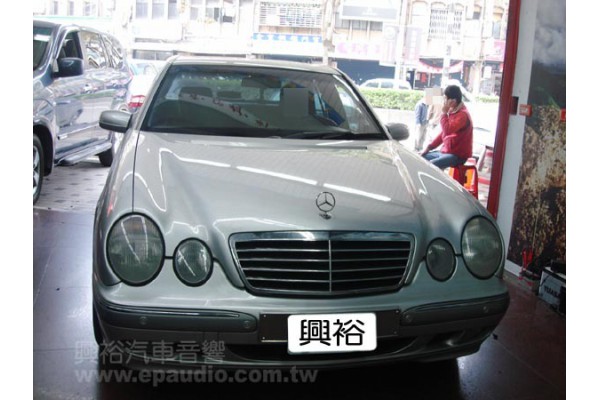 【BENZ W210】E240 安裝 螢幕主機 | 倒車