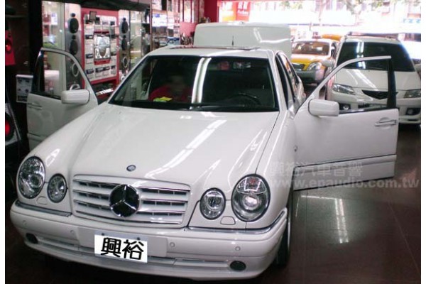 【BENZ W210】安裝螢幕主機 | 木工 | 重低音 | 擴大機