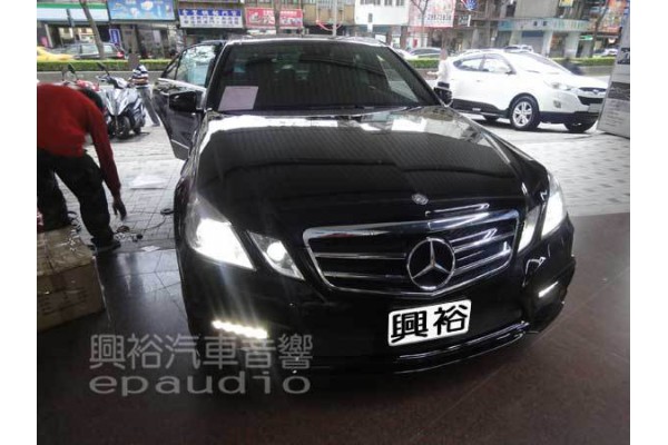 【BENZ W212】E550 安裝 手機鏡像 | 頭枕外掛螢幕