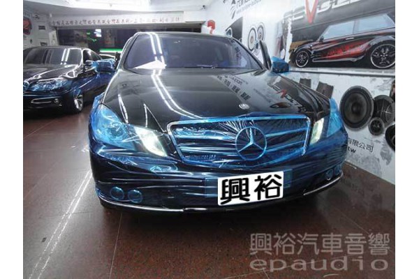 【BENZ W212】E200 安裝 導航 | 數位 | 倒車 | 頭枕固定式螢幕 | 重低音 | 手機鏡像