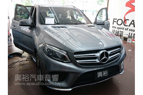 【BENZ 賓士】GLE 250d 導航介面 | 固定式螢幕