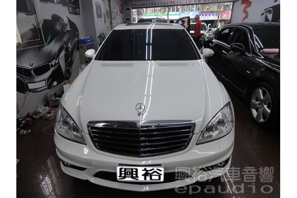 【BENZ 賓士】S63 安裝 多媒體影音盒 | 數位