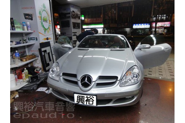 【BENZ 賓士】SLK200 安裝 專款螢幕主機 | 行車記錄器 | 倒車鏡頭