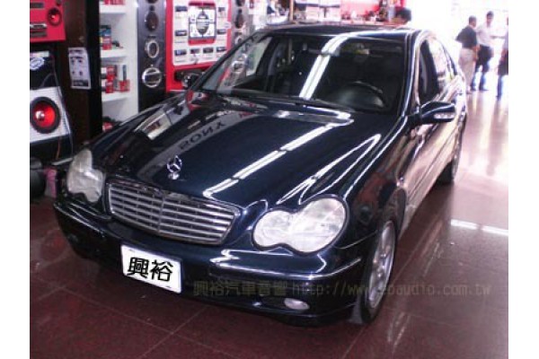 【BENZ W203】C240 安裝 倒車