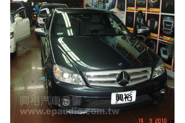 【BENZ W204】C300 安裝 行車記錄器 | 倒車