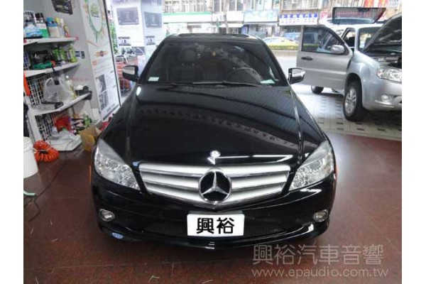 【BENZ W204】C350 安裝 專款螢幕主機 | 數位電視 | 倒車