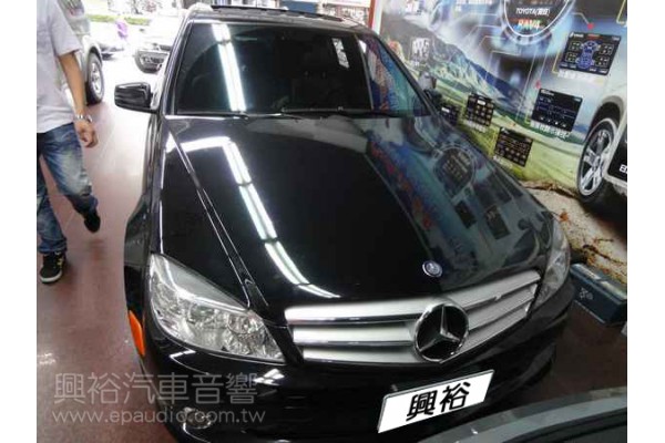 【BENZ W204】C300 安裝 專用螢幕主機 | 數位 | 倒車