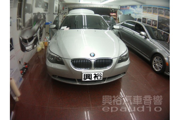 【BMW 5系列 E60】525i 安裝 影音盒 | 把手型倒車鏡頭