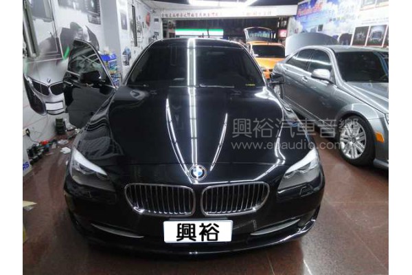 【BMW 5系列 F10】528i 安裝 多媒體影音盒 | 手機鏡像介面盒