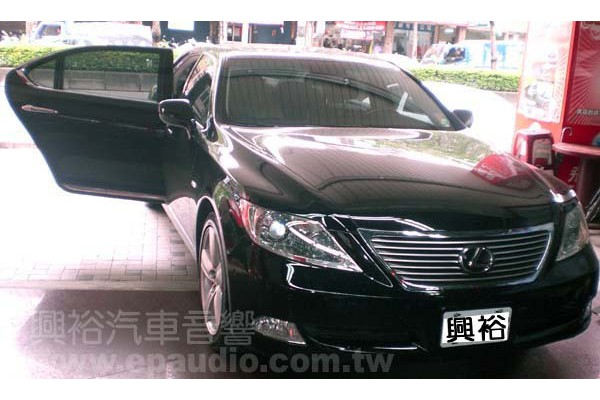 【LEXUS 淩志】LS460 安裝吸頂螢幕