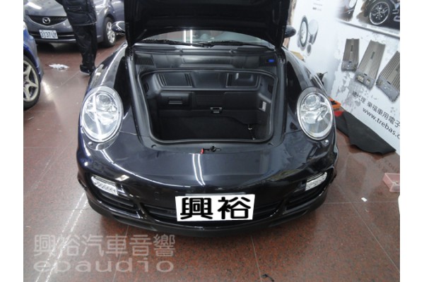 【Porsche 保時捷】911 安裝 導航更新|倒車鏡頭