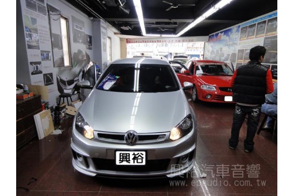 【VW 福斯】GOLF 安裝螢幕主機|中置喇叭