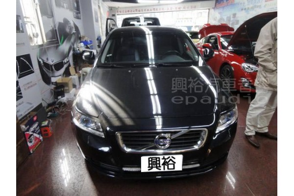 【VOLVO S40】富豪S40 安裝專用螢幕 | 聲控導航 | 多媒體播放器 | 倒車鏡頭